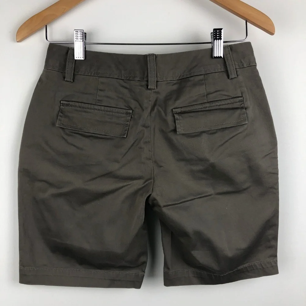 Banana Republic Bermuda Shorts Size 2P